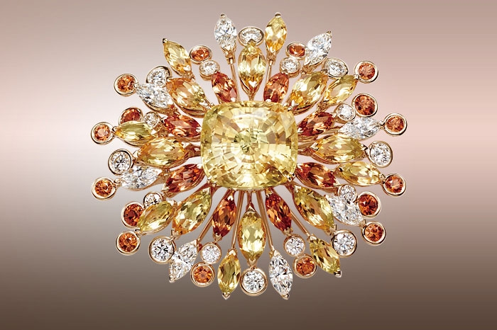 18K pink gold brooch from Piaget's Limelight Collection Image