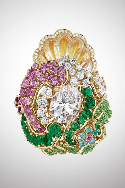 Dior Joaillerie Dior A Versailes, Cote Jardins Bosquet de la Salle de Bal Diamant Ring Image