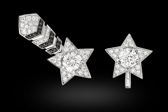 Chanel Comète earrings in 18K white gold Image