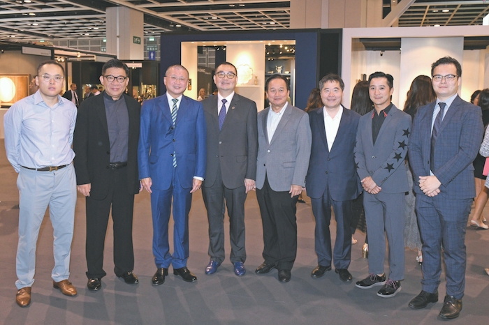 Dignitaries at Fine Art Asia Image