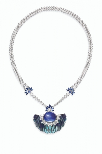 Piaget Sunlight Escape Collection necklace Image