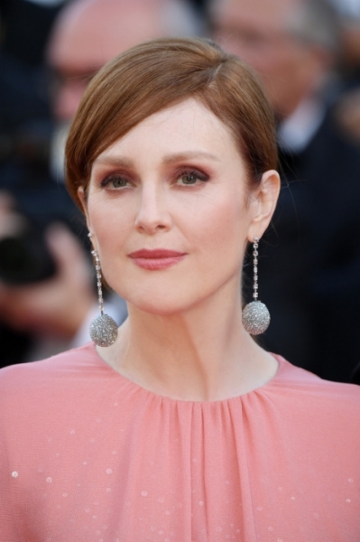 Julianne Moore in Chopard high jewellery Image