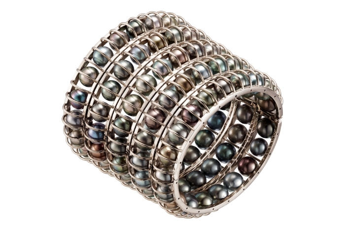 Les Galaxies de Cartier Bracelet with Tahitian Black Pearl Image