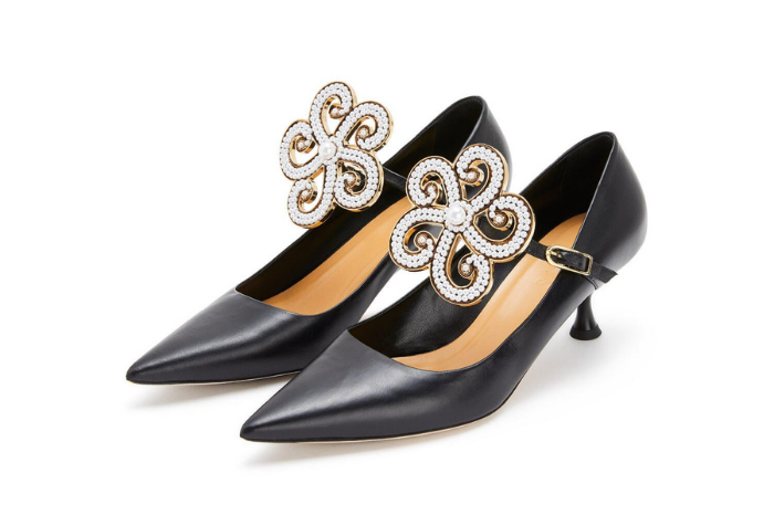 Choose comfortable yet fashionable heels gafencu magazine loewe flower pump in calfskin Image