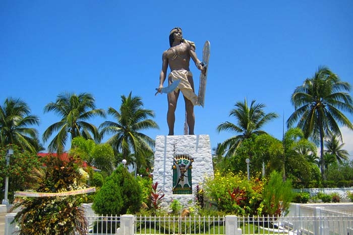 Lapu-Lapu Monument, a tribute to the hero who slew Ferdinand Magellan, leader of the first Iberians to land in the Philippines in 1521 Image