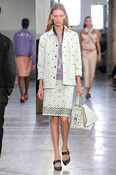 466x700-BottegaVeneta3_opt Image