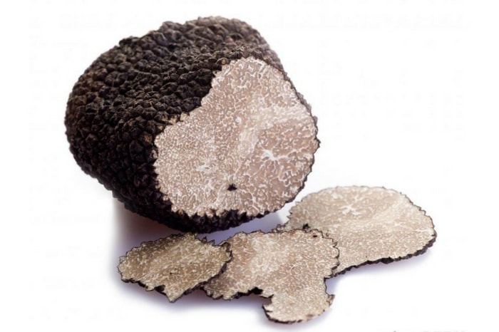 Black truffle shavings