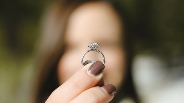 How to choose the perfect engagement ring