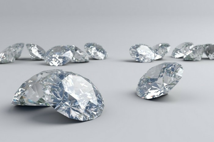 When buying diamonds, pay attention to clarity