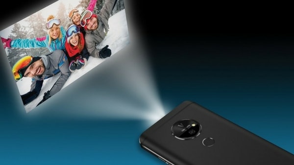 New Mobi Phone can project 100-inch HD images