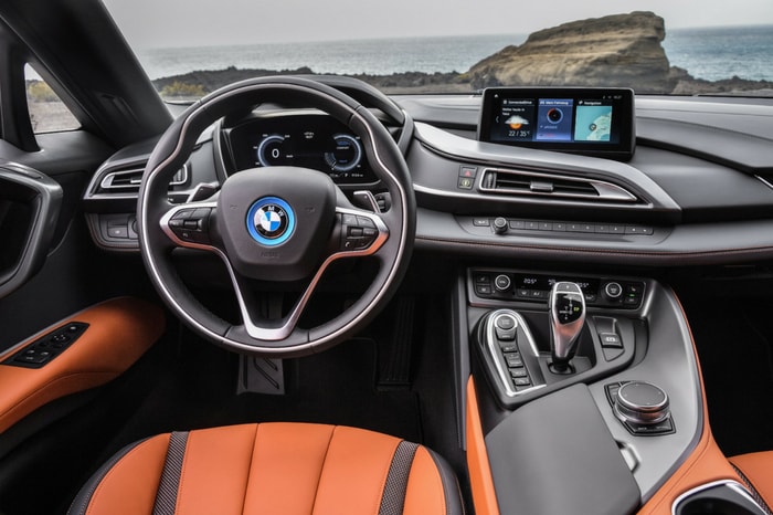 The tech-packed interiors of the new BMW i8 Roadster