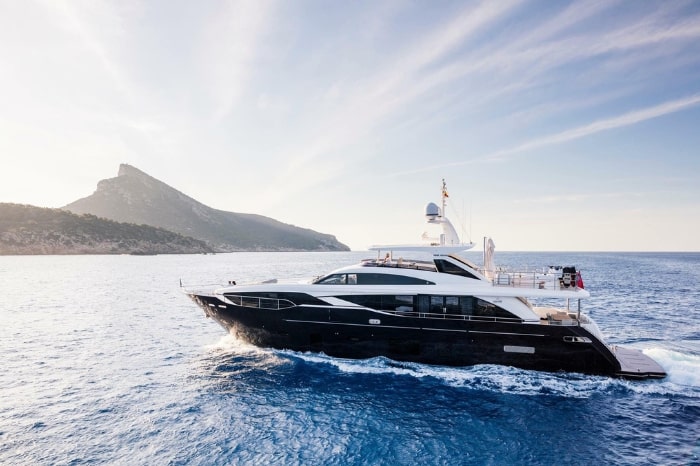 Princess Yachts 30m