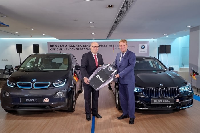 Kevin Coon, BMW Vice President and Dieter Lamlé, German Consul General to Hong Kong & Macau at the BMW 740e Handover Ceremony