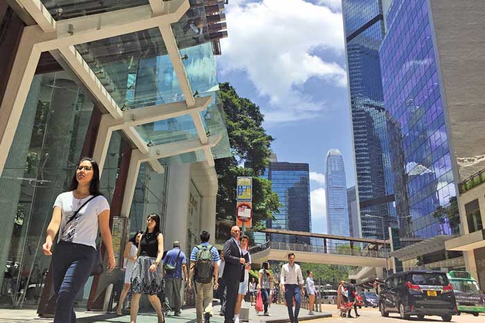 Soaring real estate prices is the main reason for the Hong Kong brain drain