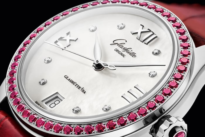 52 rubies grace the bezel of the Lady Serenade Limited Edition