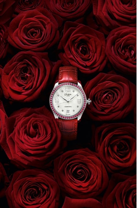 Lady Serenade Limited Edition boasts a fetching ruby red-mother of pearl combination