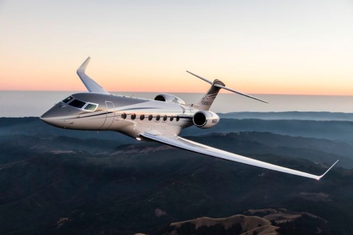 Gulfstream 650ER can fit upto 19 passengers