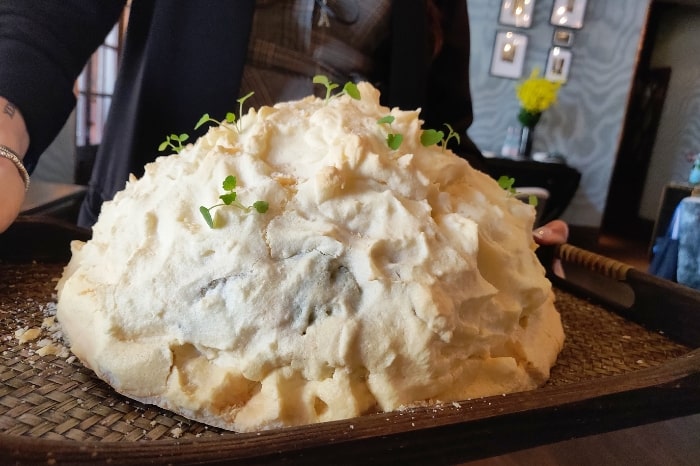 The Chinese Library - Salt-baked meringue free-range whole chicken