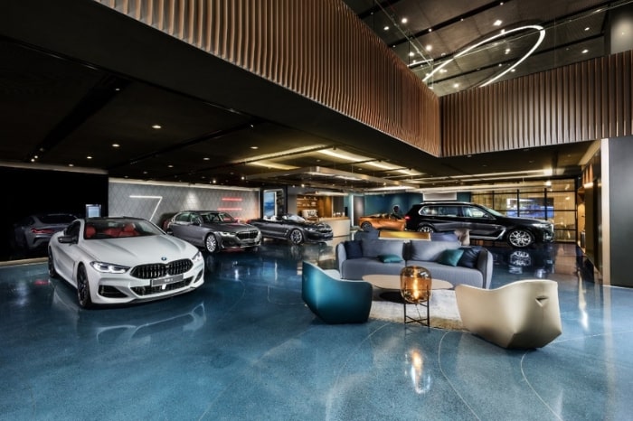 BMW Luxury Class Showroom 1