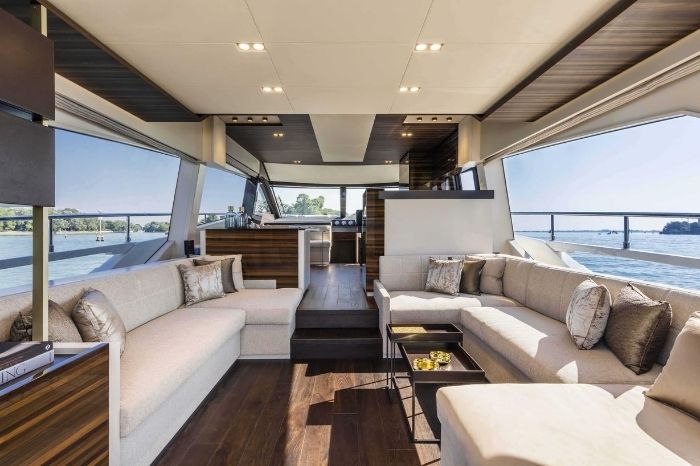 Ferretti Yachts 670 Indoor Lounge