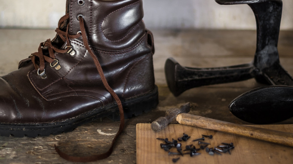 Hong Kong’s skilled leather cobblers and shoe repair shops