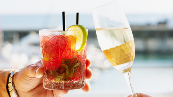Refreshing seasonal cocktails to beat the heat!